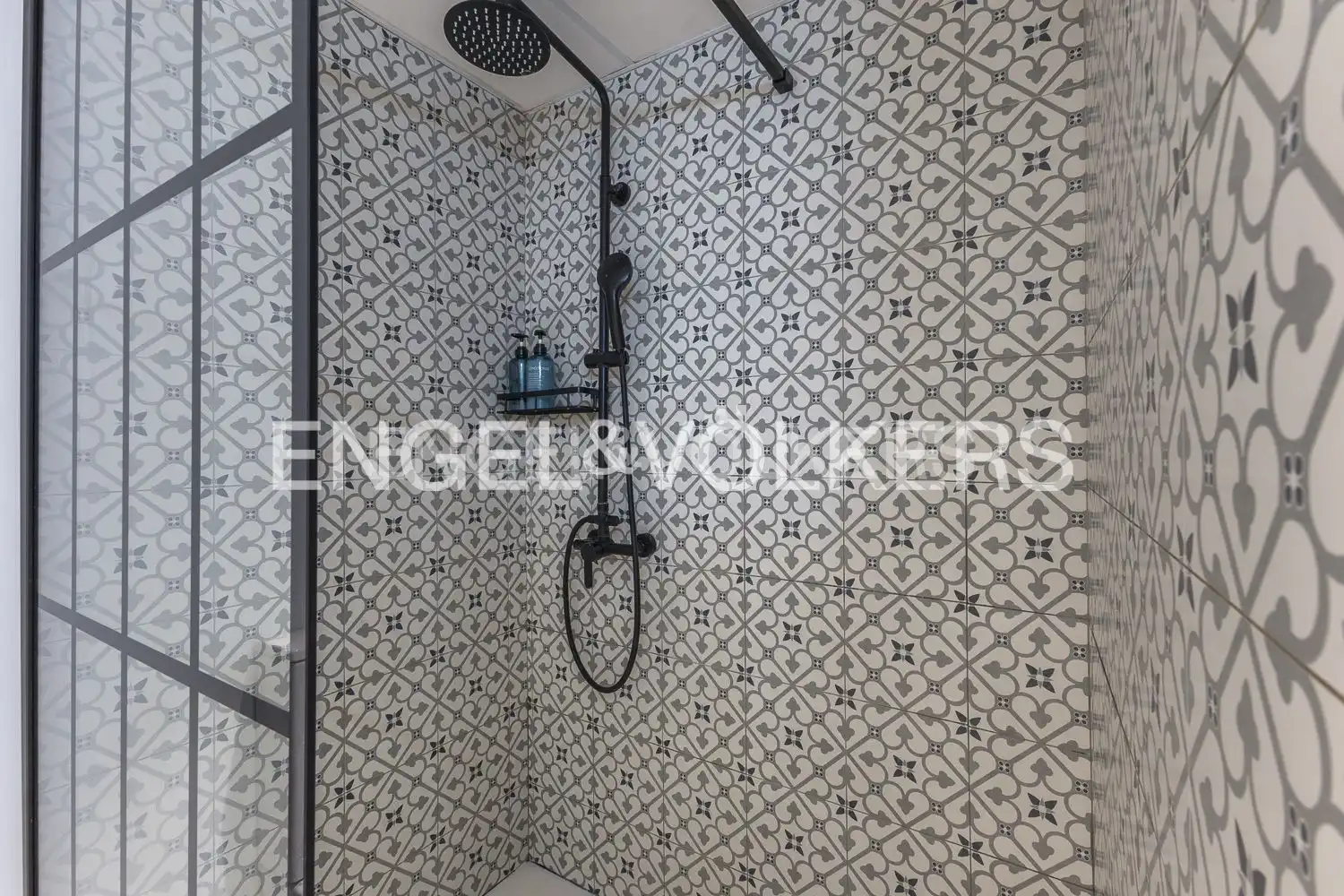 Bany de Apartament de lloguer en Valencia amb Aire condicionat, Calefacció i Moblat