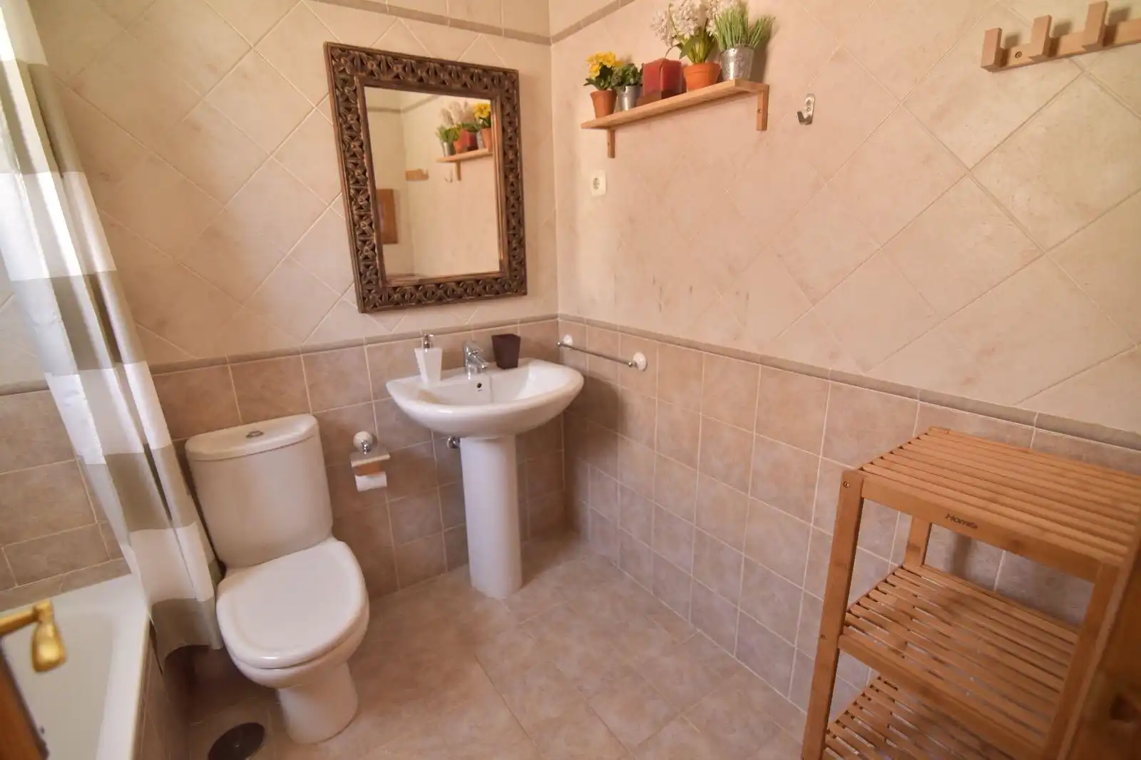 Baño de Planta baja en venta en Vélez-Málaga con Aire acondicionado, Jardín privado y Terraza
