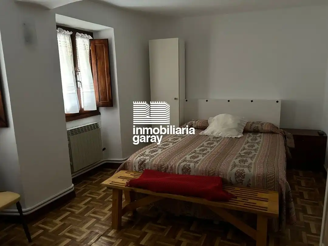 Sala d'estar de Casa adosada en venda en Merindad de Valdivielso amb Calefacció i Moblat