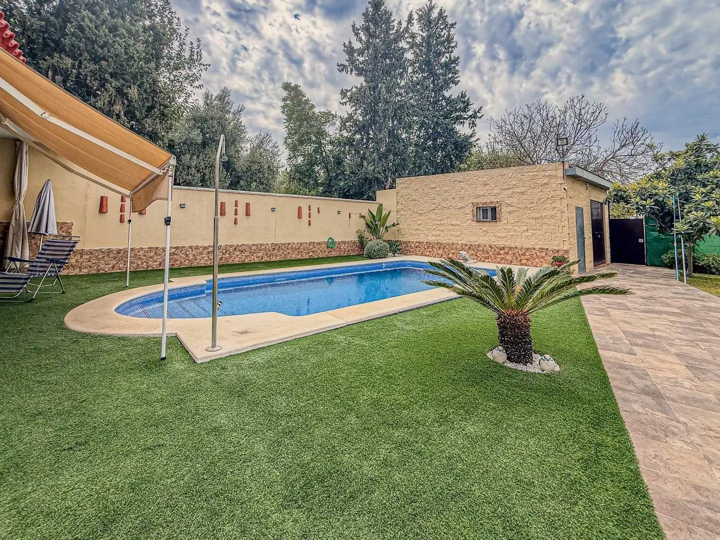 Piscina de Casa o chalet en venta en Dos Hermanas con Aire acondicionado, Jardín privado y Trastero