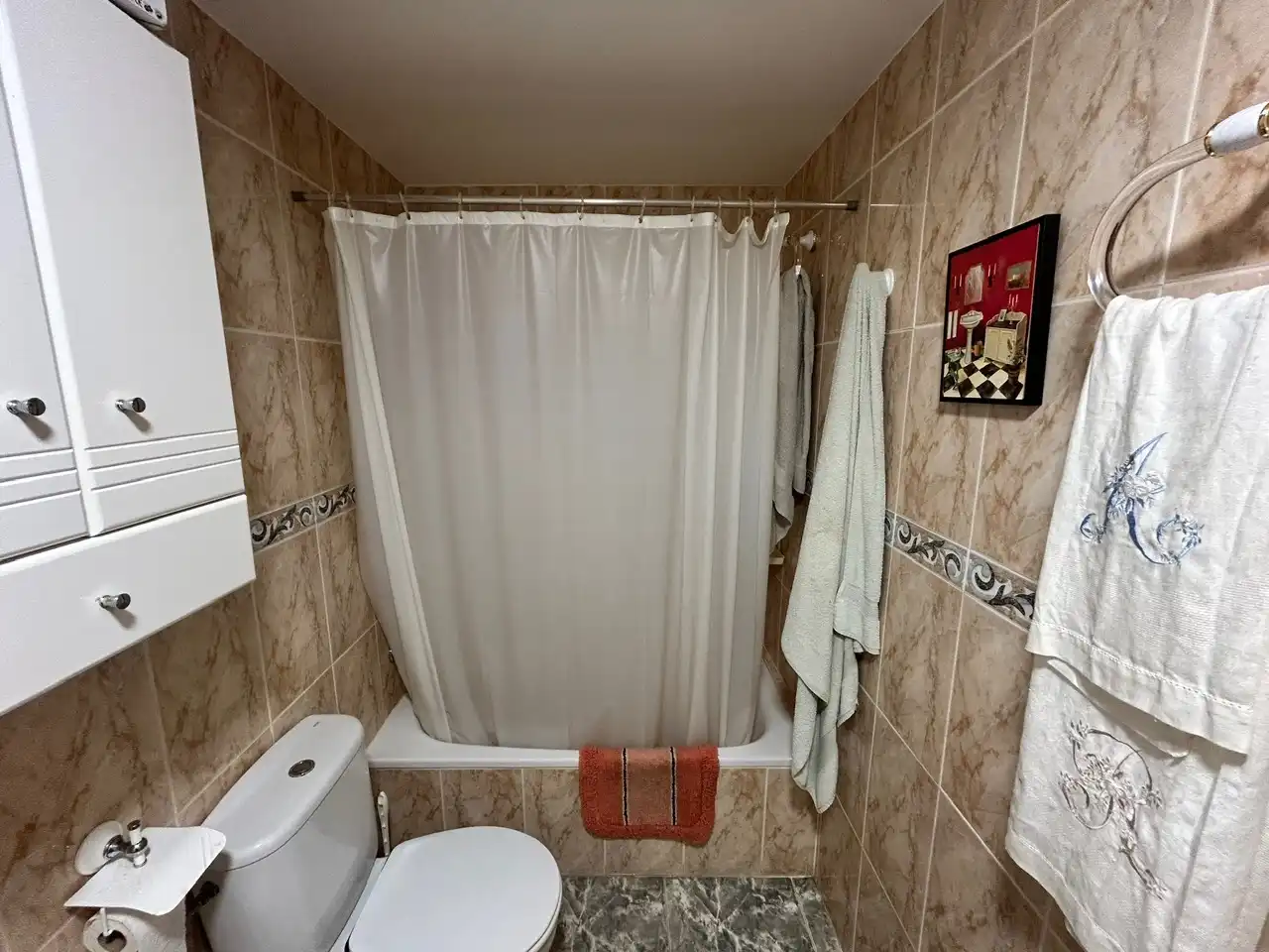 Baño de Apartamento en venta en Miramar con Aire acondicionado, Terraza y Amueblado