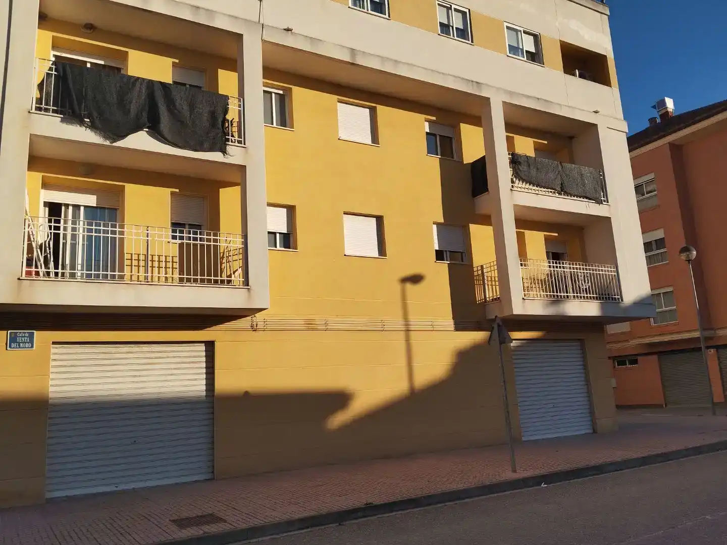 Vista exterior de Piso en venta en Utiel con Balcón