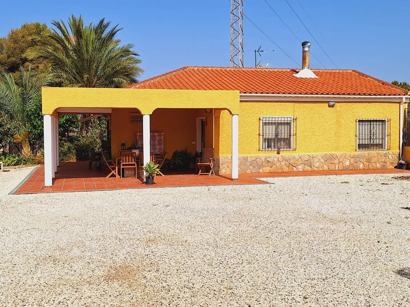 Vista exterior de Casa o xalet en venda en Alicante / Alacant amb Jardí privat, Terrassa i Traster