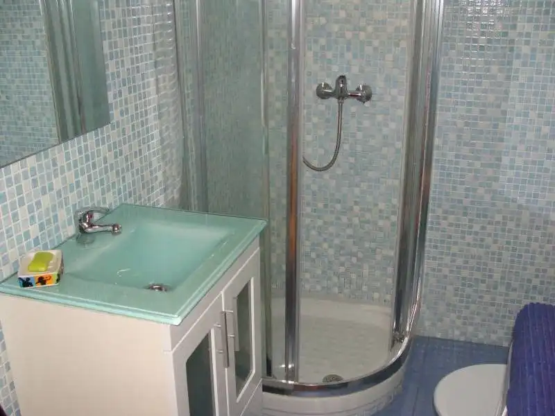 Baño de Estudio en venta en Torremolinos con Aire acondicionado y Piscina comunitaria