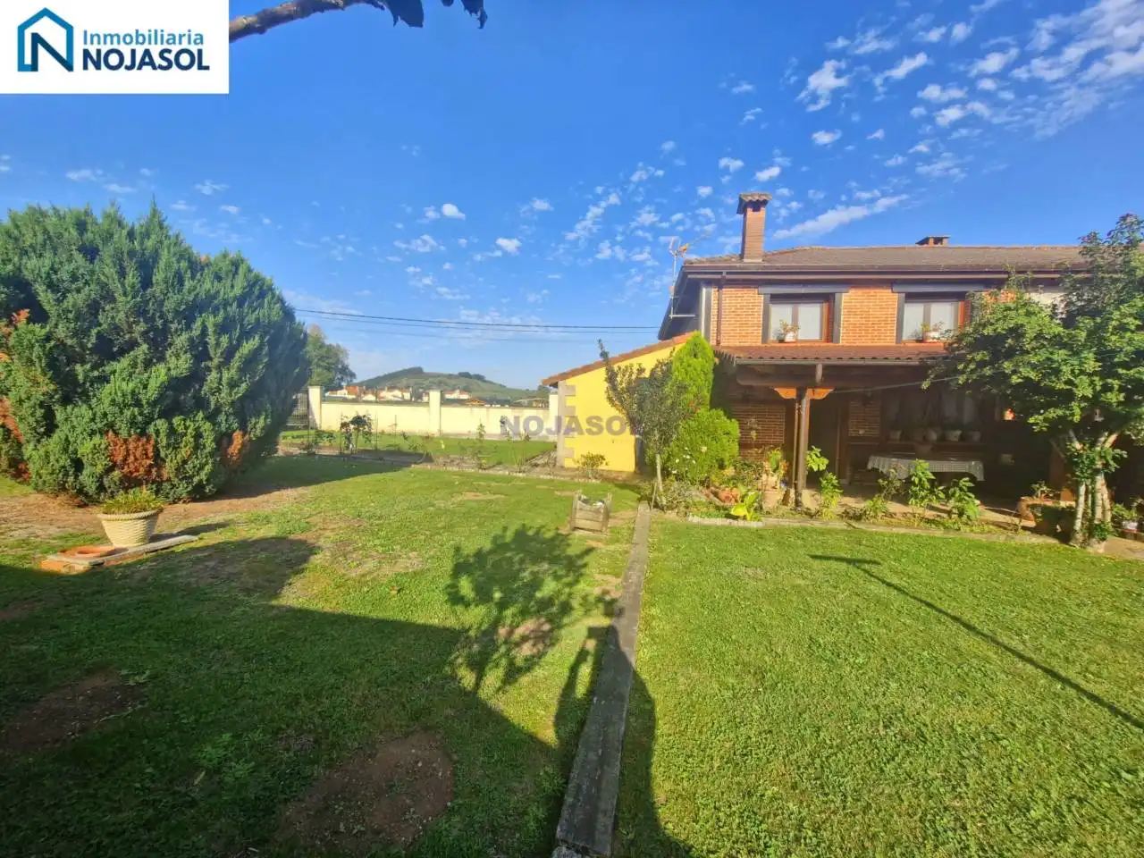 Terraced house with garden for sale in Calle HAZAS DE CESTO, imagen 8