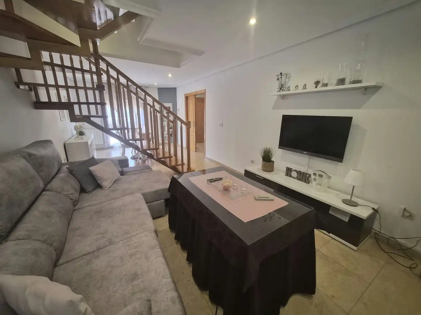 Sala d'estar de Casa adosada en venda en Mérida amb Traster