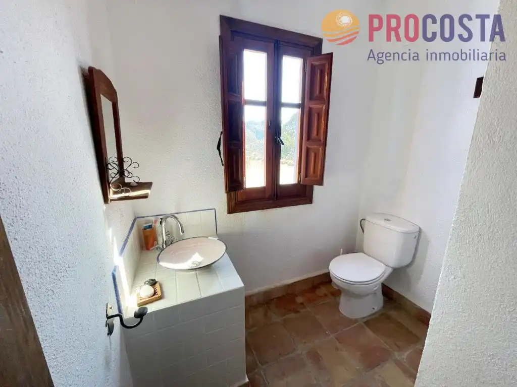 Baño de Finca rústica en venta en Almuñécar con Jardín privado, Terraza y Piscina