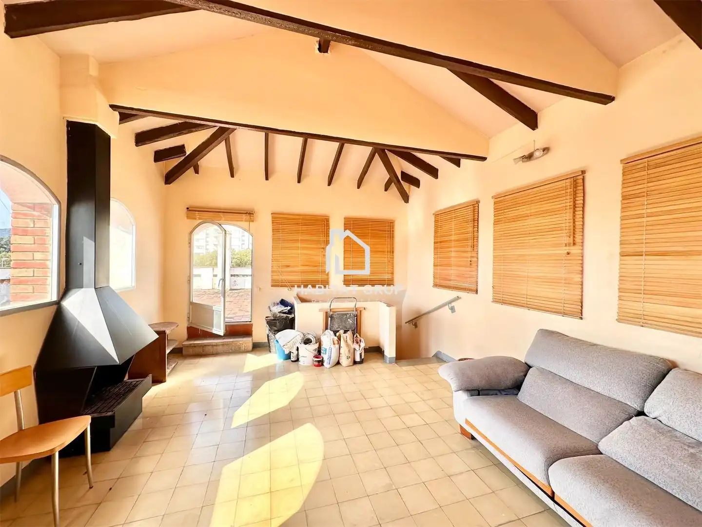Sala d'estar de Casa o xalet en venda en Banyoles amb Aire condicionat, Calefacció i Jardí privat