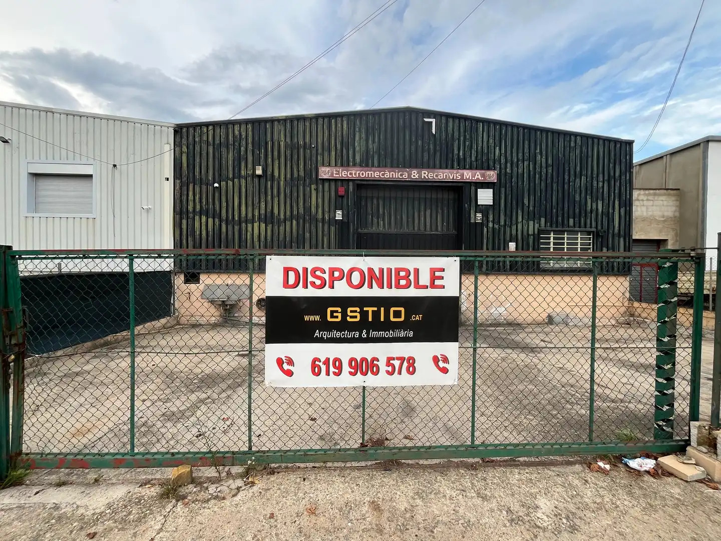 Fabrikhallen zum Verkauf in Sils, Girona