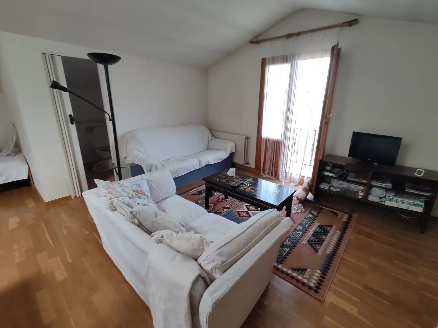 Sala d'estar de Casa o xalet en venda en Iruña Oka / Iruña de Oca amb Jardí privat, Traster i Piscina