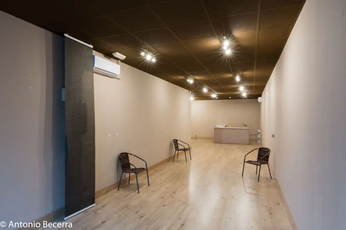 Commercial properties for sale in Espartinas  with Air Conditioner