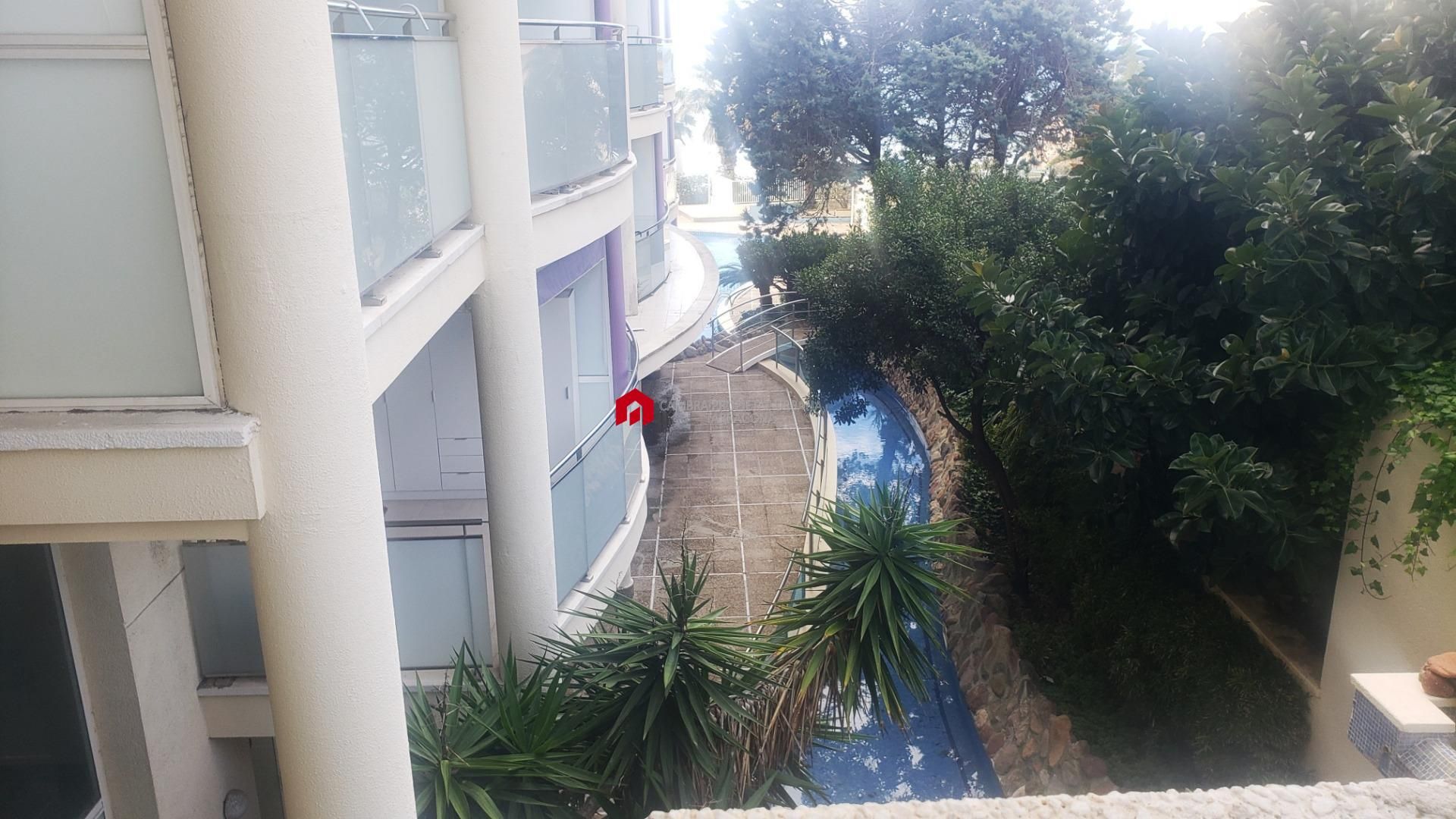 Piscina de Apartament en venda en Salou amb Jardí privat, Terrassa i Moblat