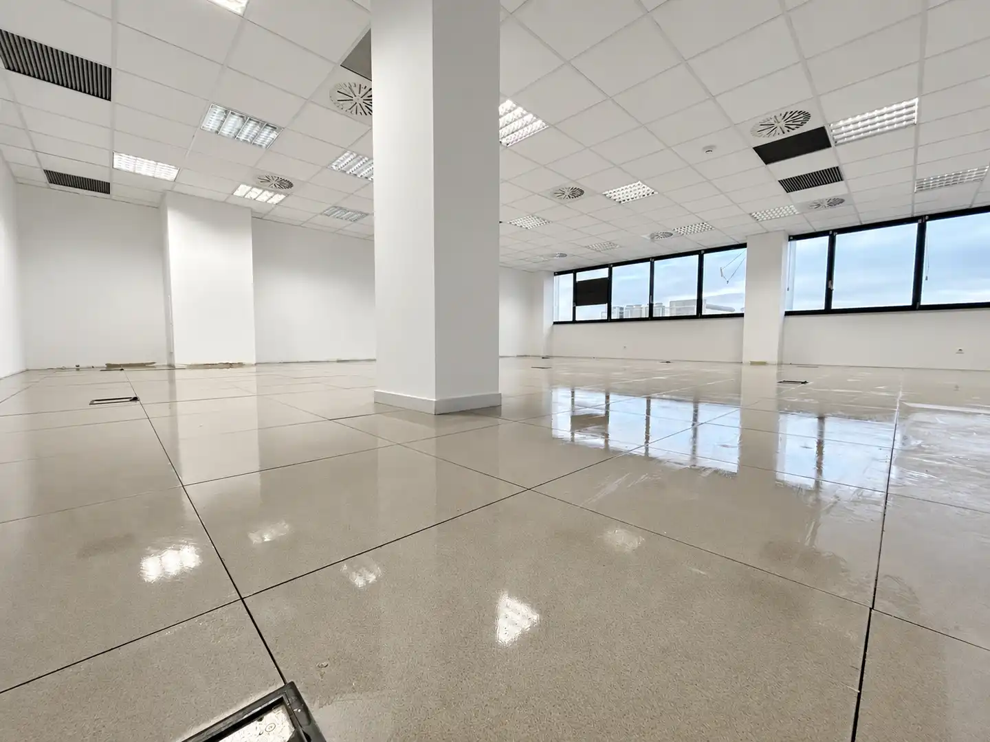 Office space with lift to rent in Polígono Parque Empresarial la Muga 11, imagen 21