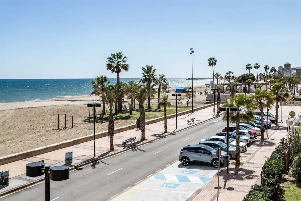 Außenansicht von Erdgeschoss zum Verkauf in Fuengirola mit Terrasse