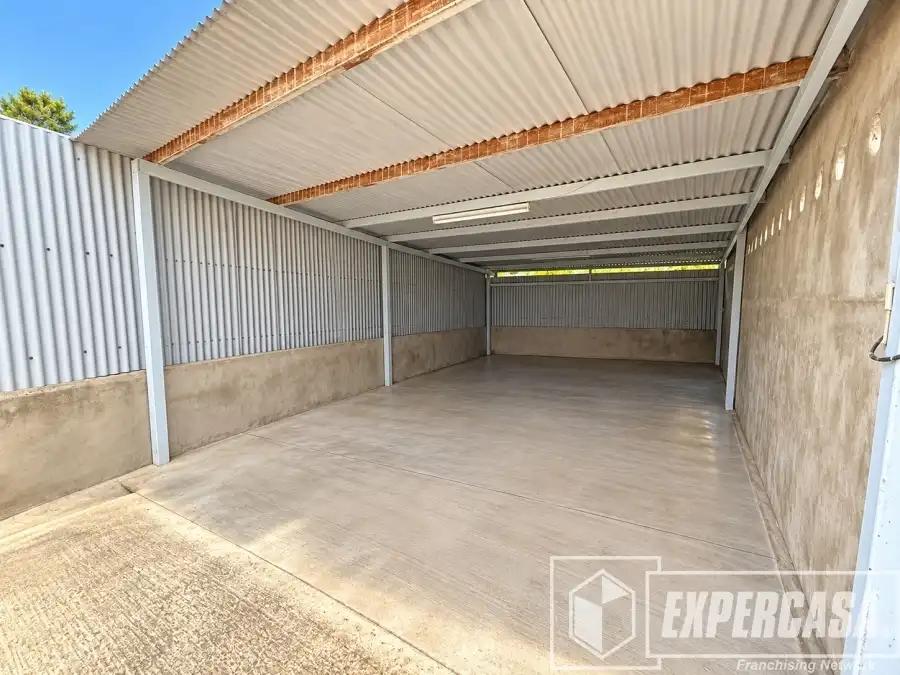 Parking of Houses for sale in Poble Nou