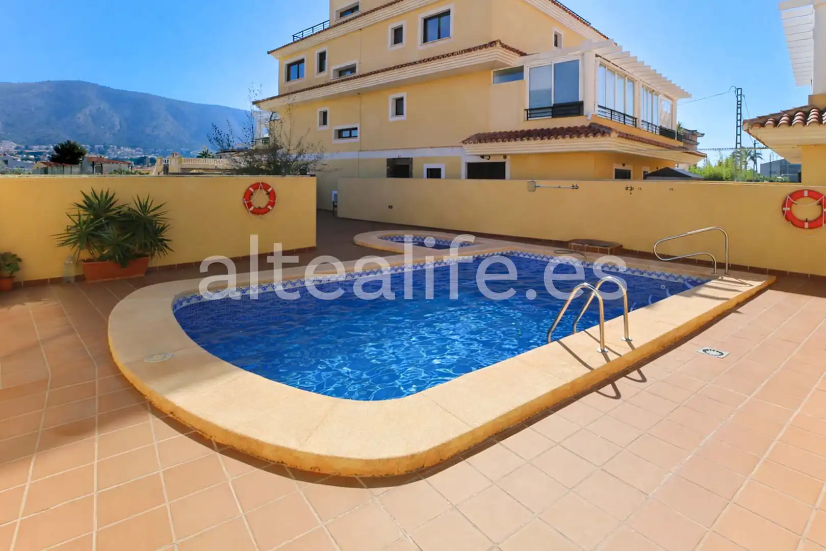 Piscina de Apartamento de alquiler en L'Alfàs del Pi con Aire acondicionado, Terraza y Trastero