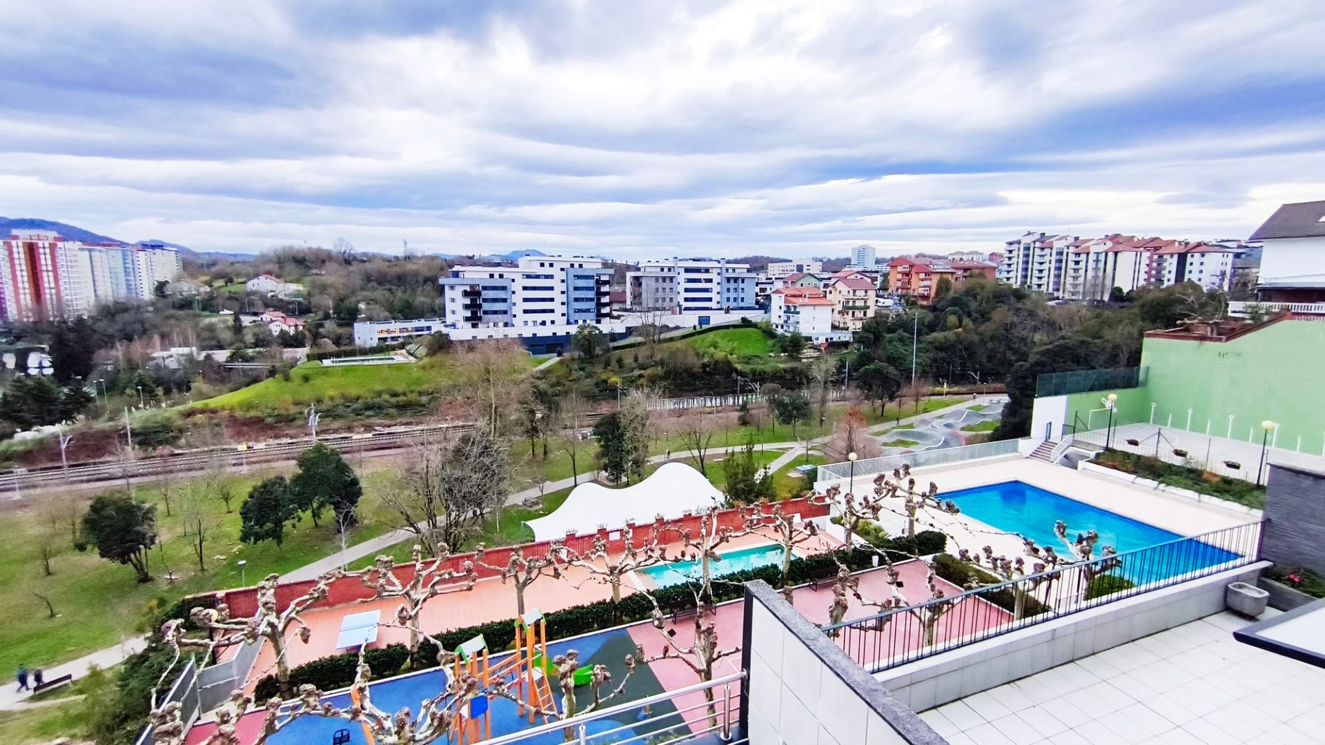 Swimming pool of Single-family semi-detached for sale in Donostia - San Sebastián   with Heating, Terrace and Community pool