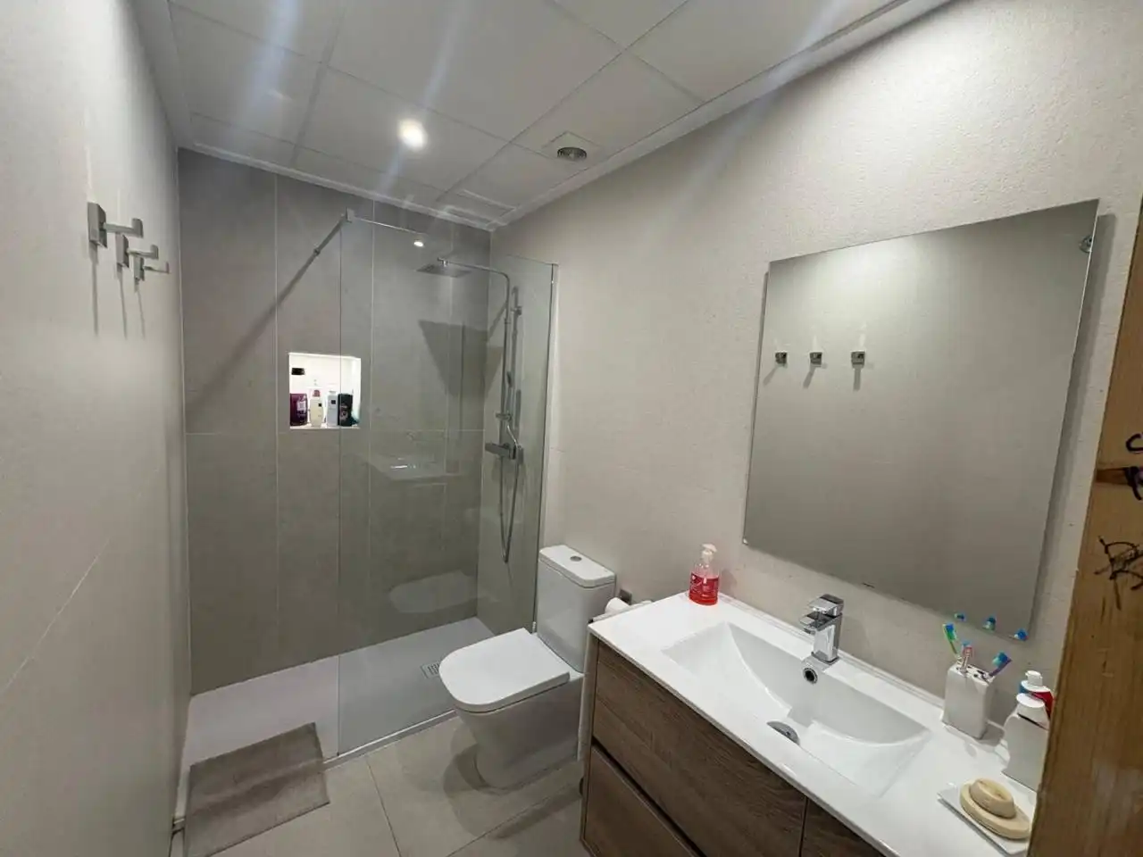 Baño de Piso en venta en Elche / Elx con Aire acondicionado, Calefacción y Trastero