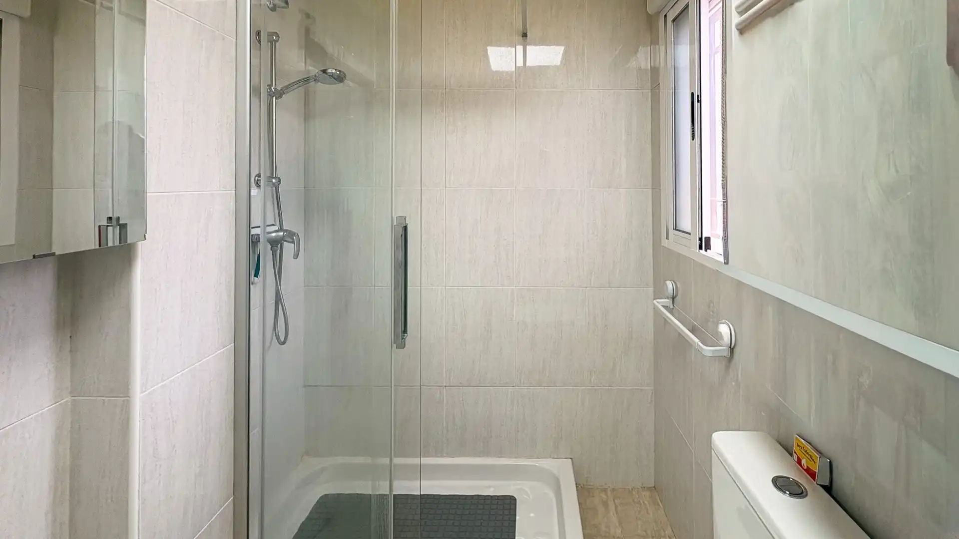 Bany de Casa adosada en venda en Elche / Elx amb Jardí privat, Terrassa i Traster