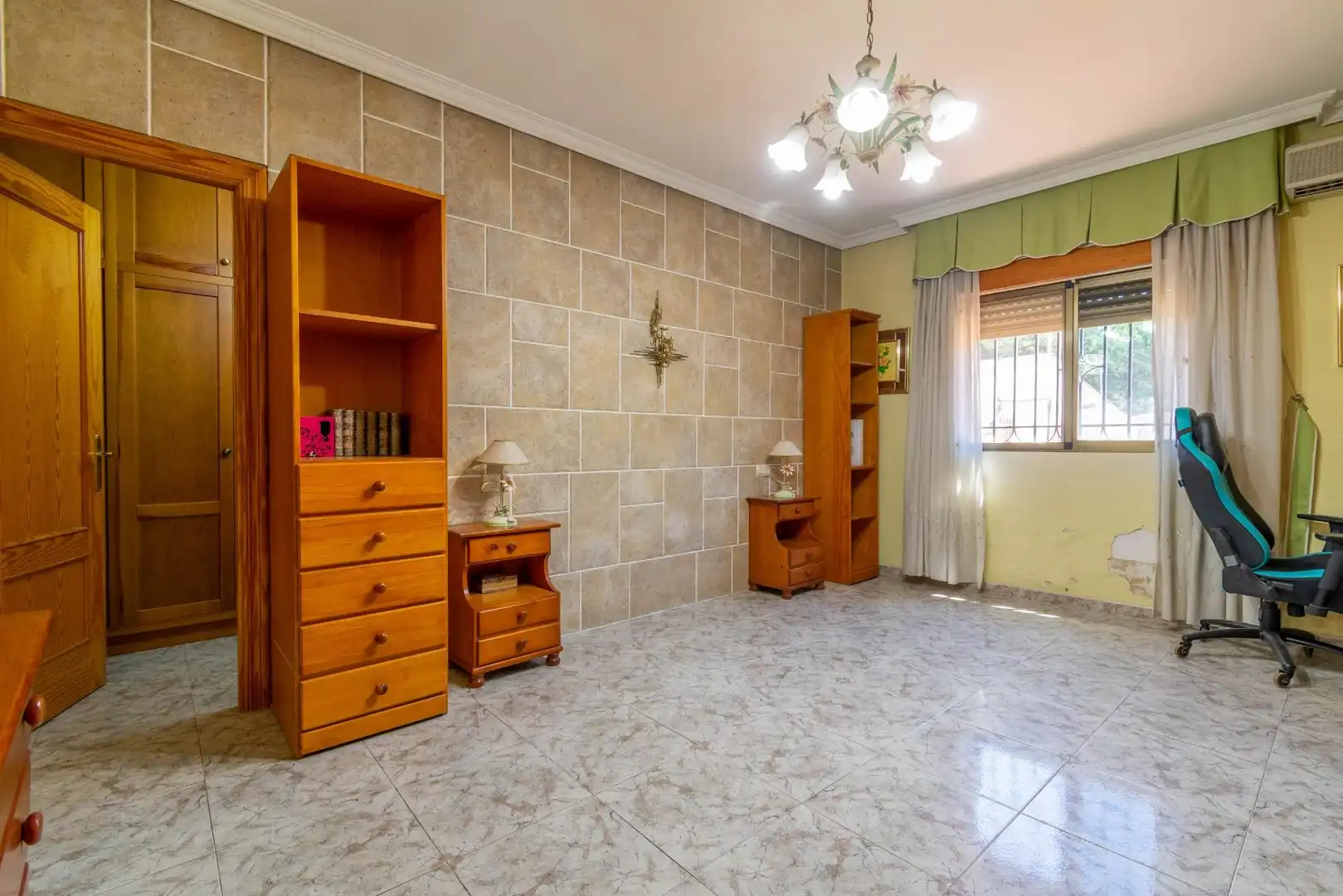 Schlafzimmer von Geschaftsraum zum Verkauf in Almería mit Klimaanlage