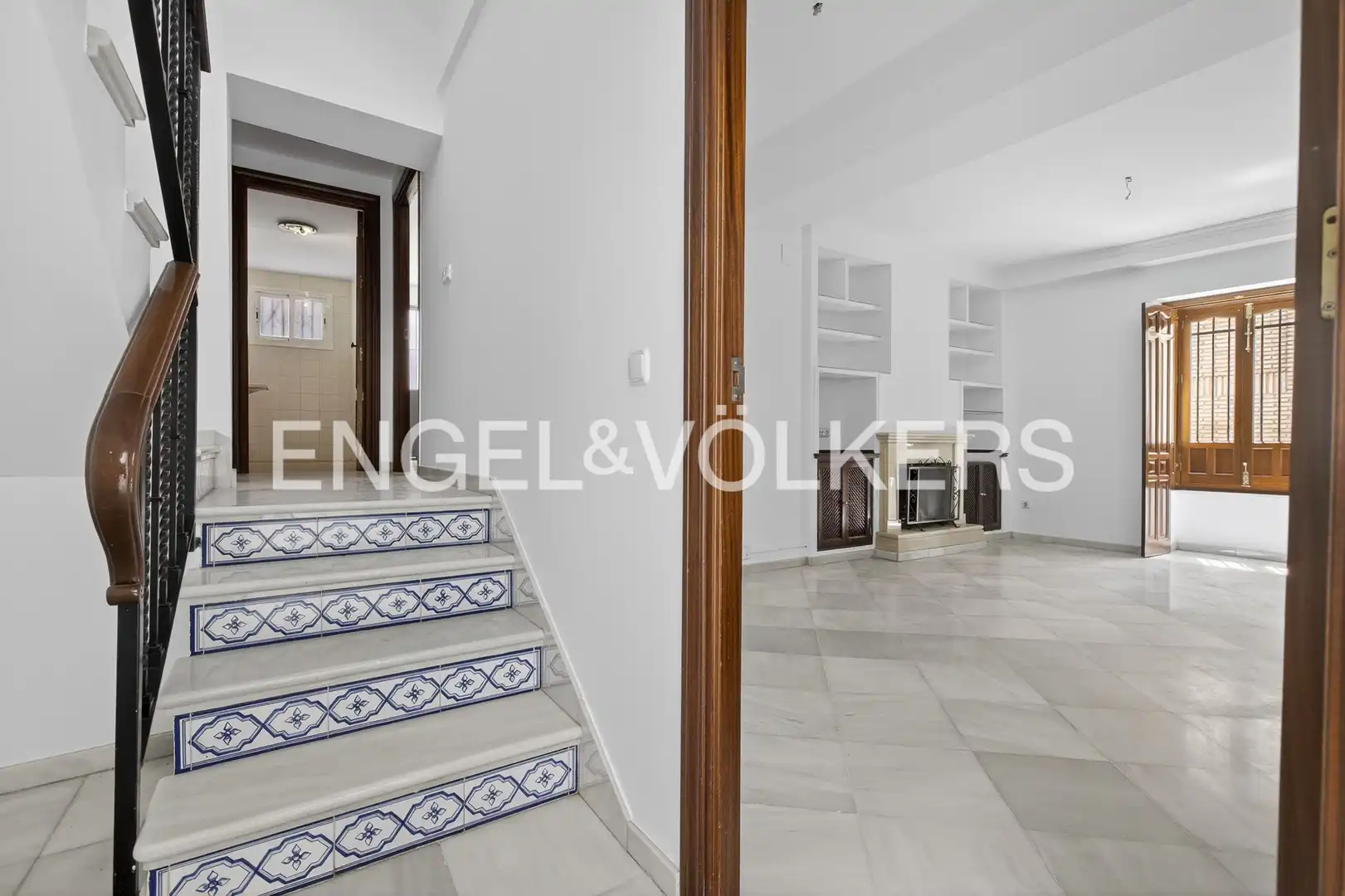 Houses for sale in Osuna  with Air Conditioner and Heating