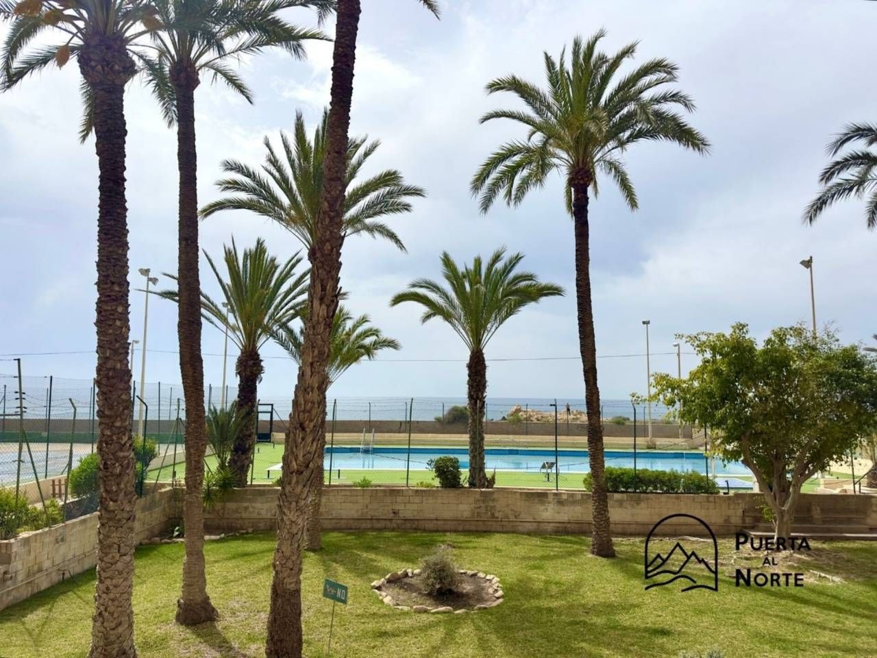 Swimming pool of Duplex for sale in Alicante / Alacant  with Air Conditioner, Heating and Terrace