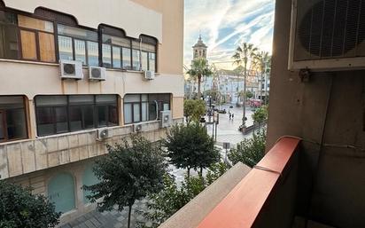 Exterior view of Flat for sale in Algeciras  with Air Conditioner