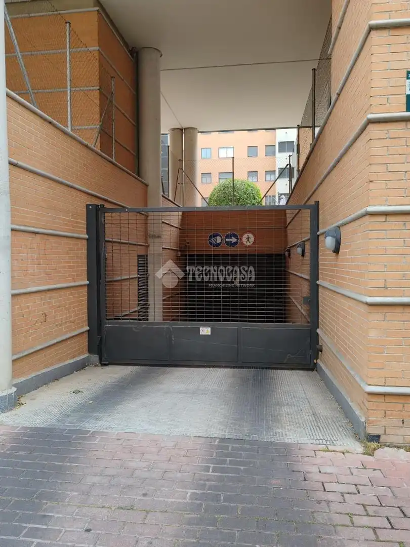 Exterior view of Garage for sale in Alcobendas