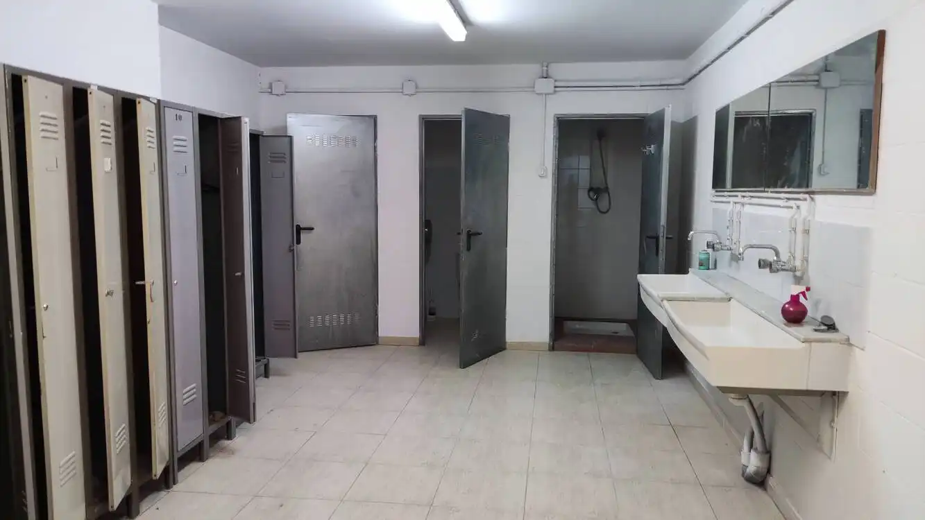 Badezimmer von Fabrikhallen zur Miete in Barberà del Vallès