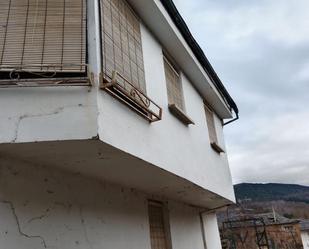 Vista exterior de Casa o xalet en venda en Bembibre amb Jardí privat