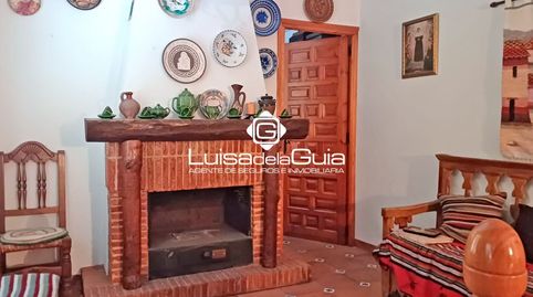 GRAN OPORTUNIDAD! Casa con carácter y muchísimo potencial para gran reforma