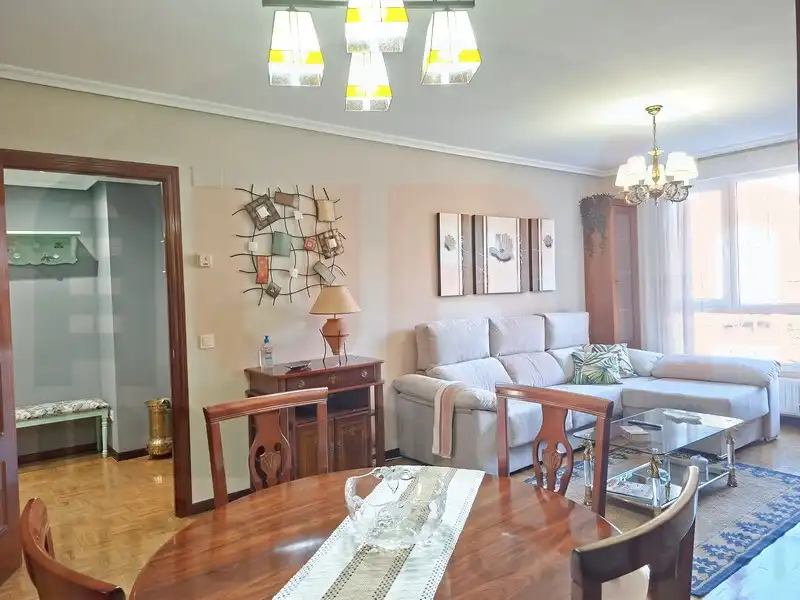 Living room of Flat for rent in Oviedo   with Heating, Storage room and Furnished