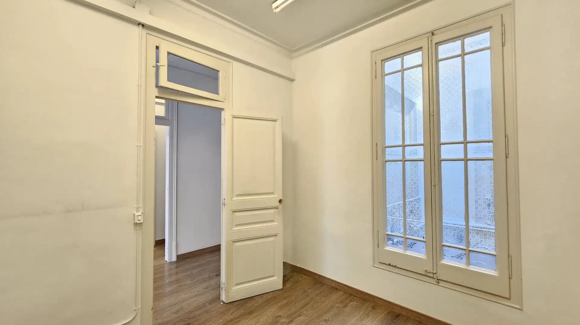 Büro zur Miete in Barcelona mit Heizung und Internet