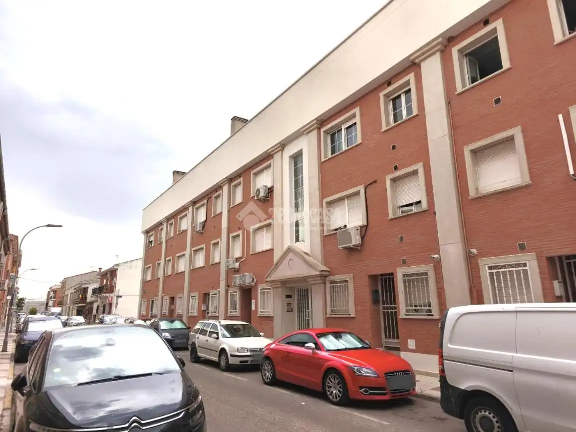 Vista exterior de Pis en venda en Azuqueca de Henares amb Aire condicionat, Calefacció i Balcó