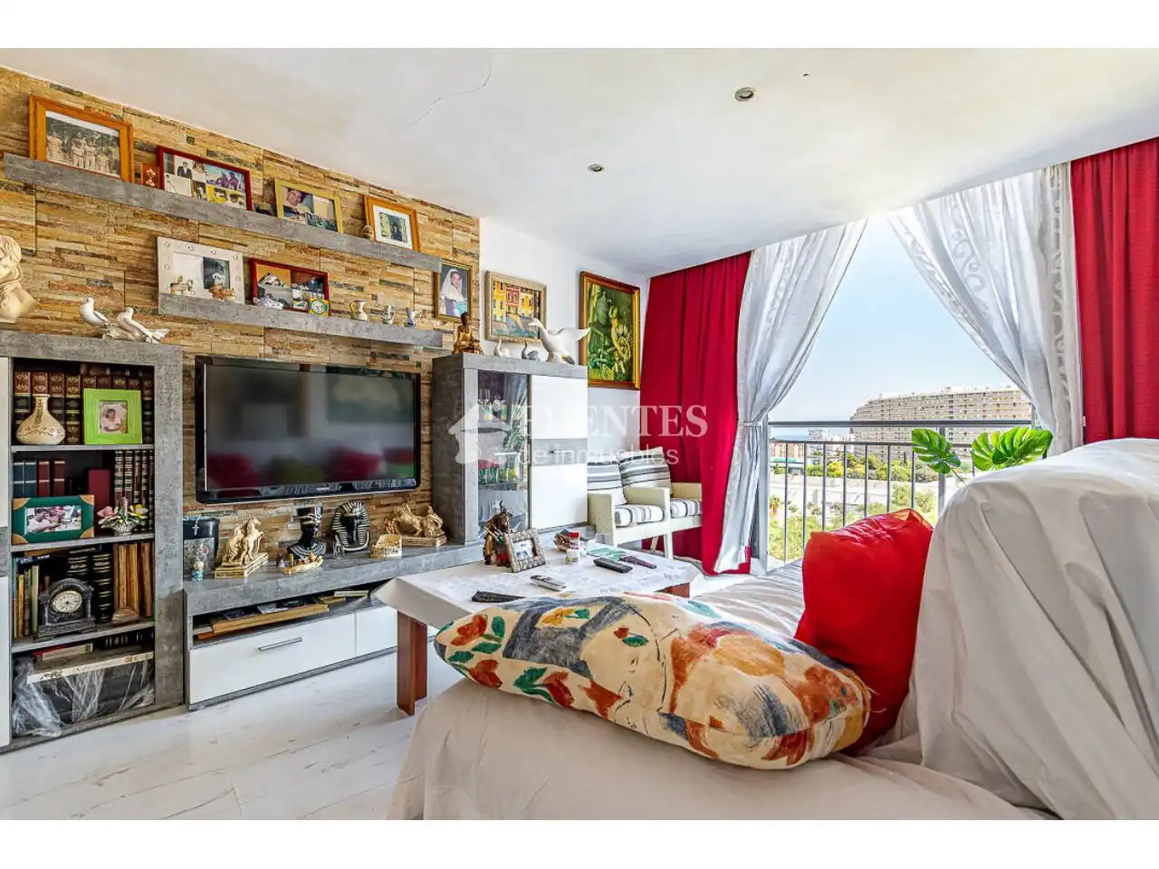 Exterior view of Flat for sale in Alicante / Alacant  with Furnished, Balcony and Alarm