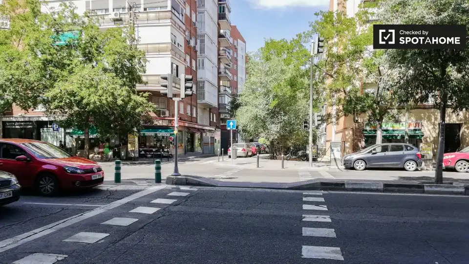 Vista exterior de Pis de lloguer en Madrid amb Aire condicionat, Calefacció i Moblat
