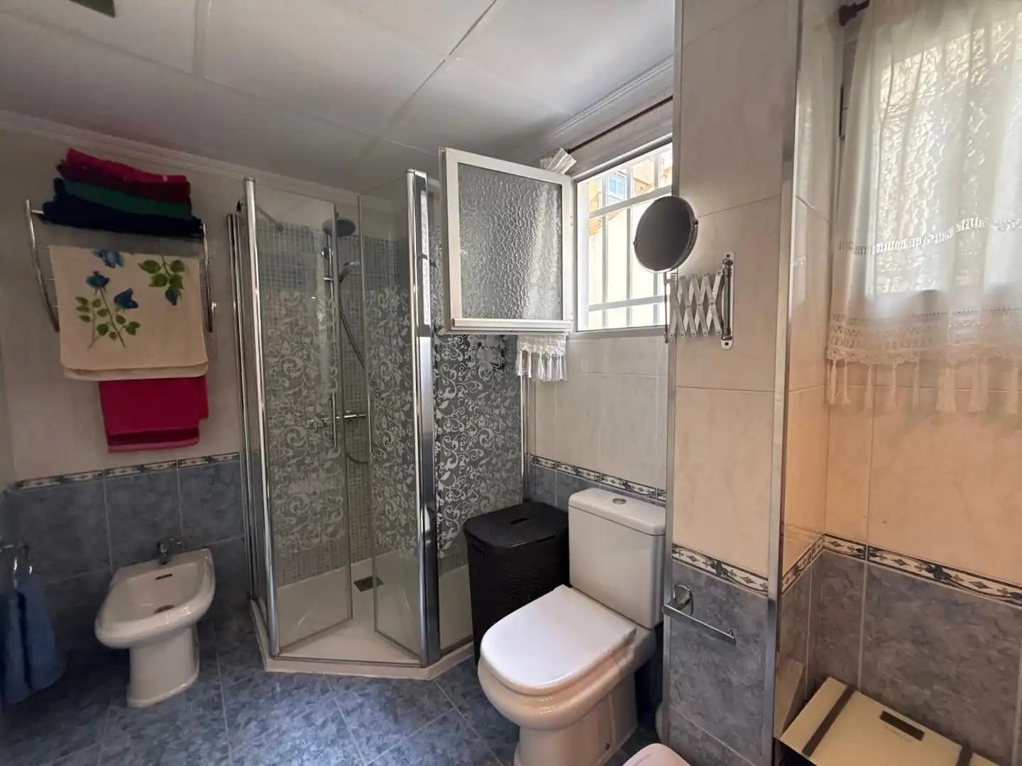 Badezimmer von Wohnung zum Verkauf in Benidorm mit Terrasse, Abstellraum und Möbliert