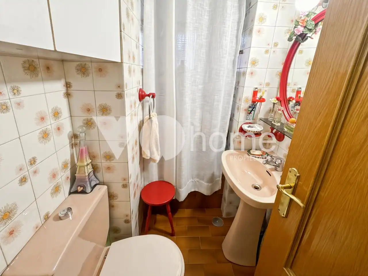 Bathroom of Flat for sale in Madrid  with Heating, Parquet flooring and Balcony