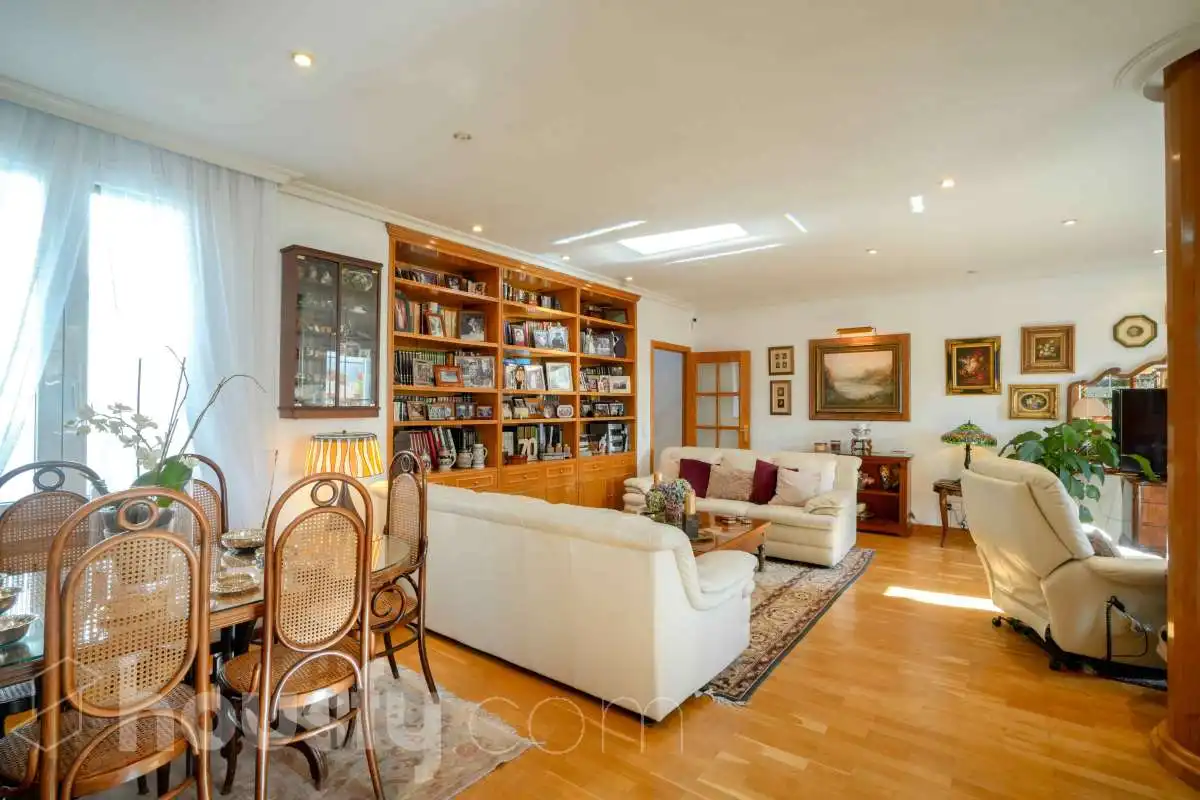 Sala de estar de Ático en venta en Madrid con Aire acondicionado, Calefacción y Parquet