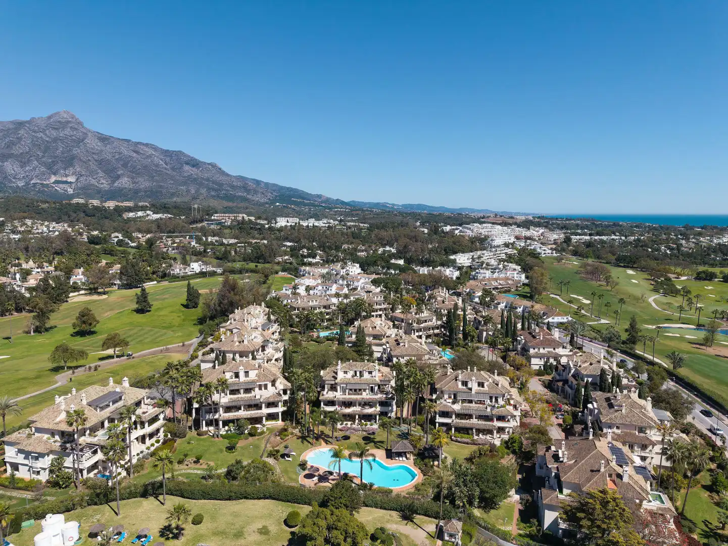 Exterior view of Attic for sale in Marbella  with Air Conditioner, Terrace and Storage room