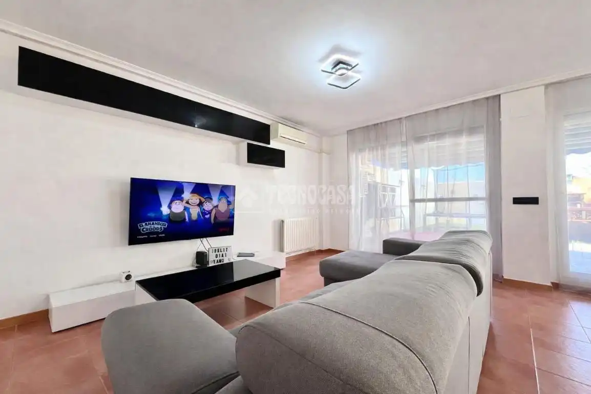 Sala de estar de Casa adosada en venta en Illescas con Aire acondicionado, Calefacción y Terraza