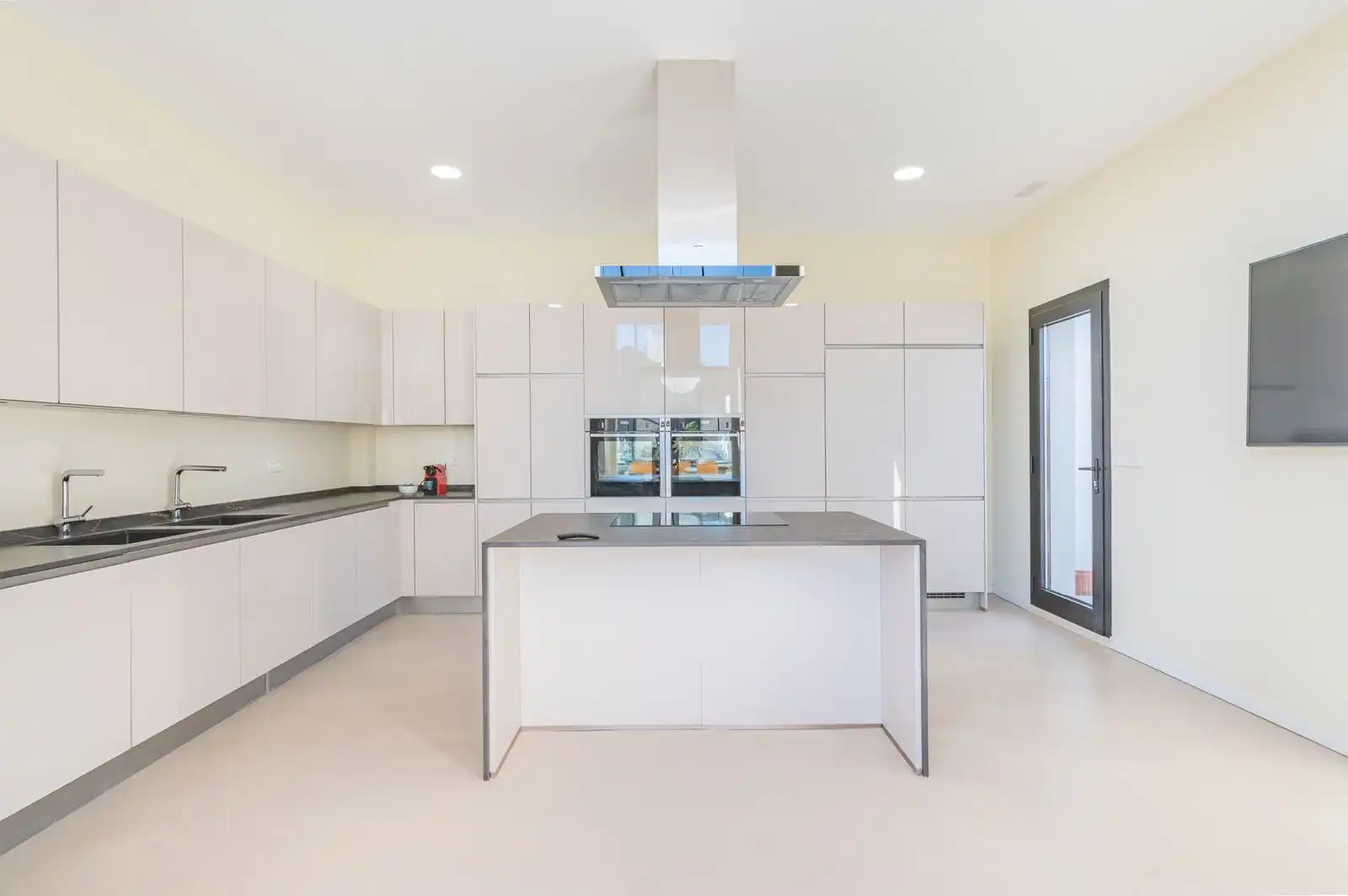 Kitchen of Houses for sale in Málaga  with Air Conditioner, Terrace and Swimming Pool