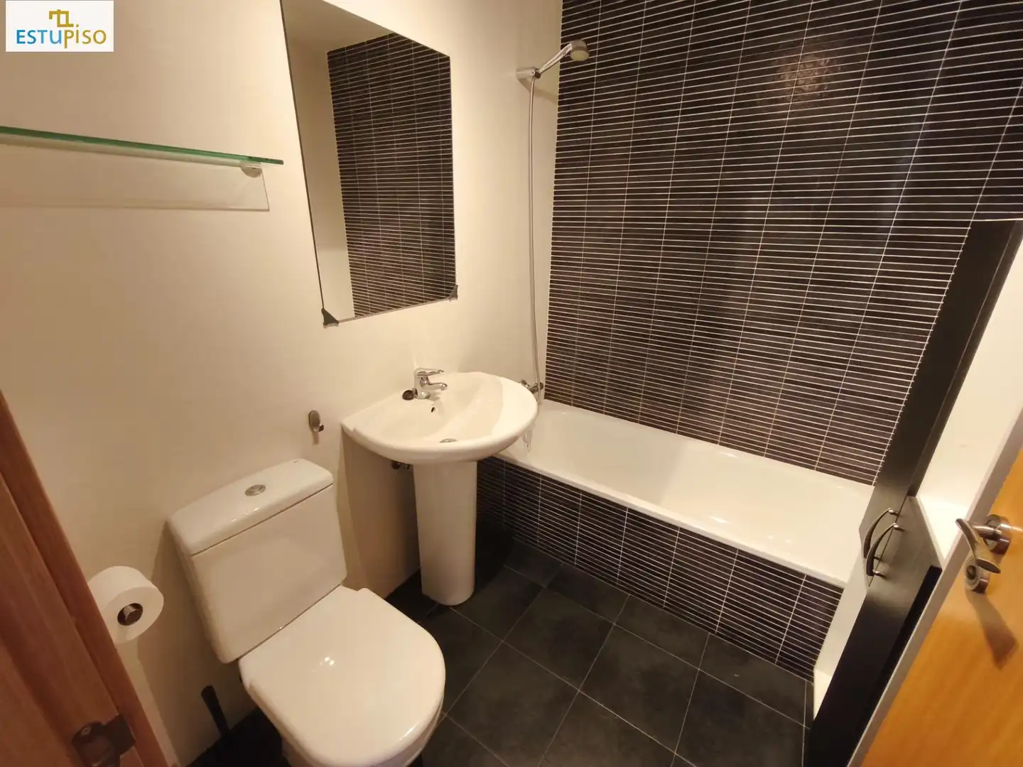 Baño de Piso en venta en Vitoria - Gasteiz con Calefacción, Jardín privado y Terraza