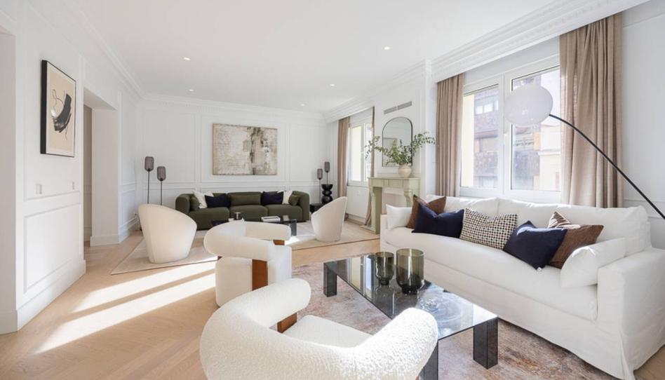 Photo 1 of Flat for sale in Recoletos, Madrid