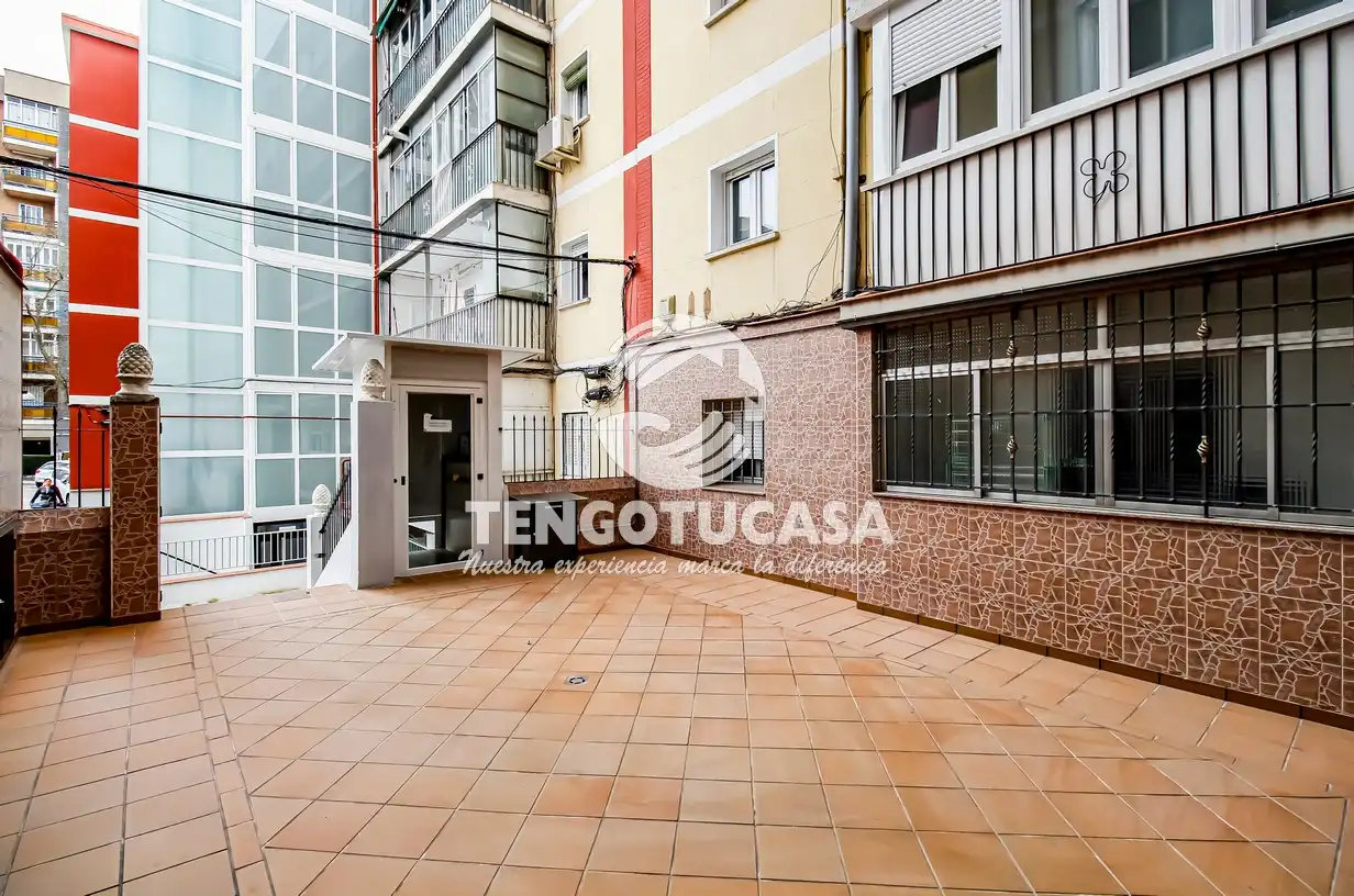Vista exterior de Piso en venta en Madrid con Aire acondicionado, Calefacción y Amueblado