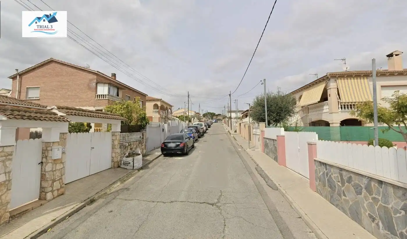 Exterior view of Houses for sale in Santa Oliva  with Private garden
