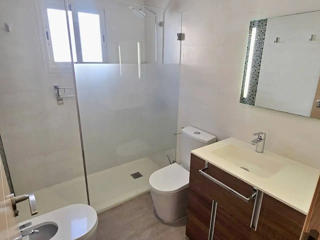 Badezimmer von Dachboden zum Verkauf in Valencia mit Klimaanlage, Heizung und Terrasse