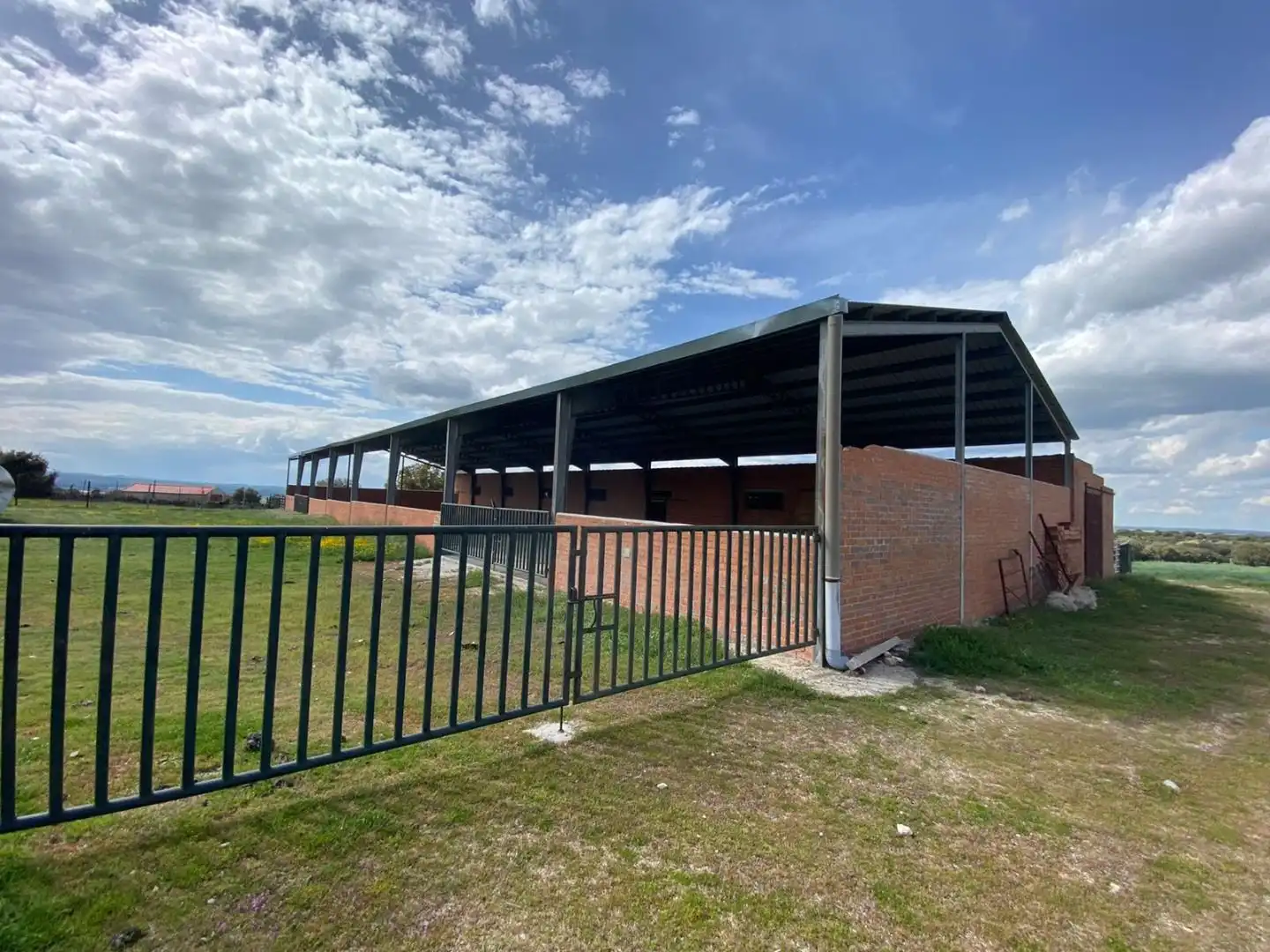 Vista exterior de Terreno en venta en Mingorría