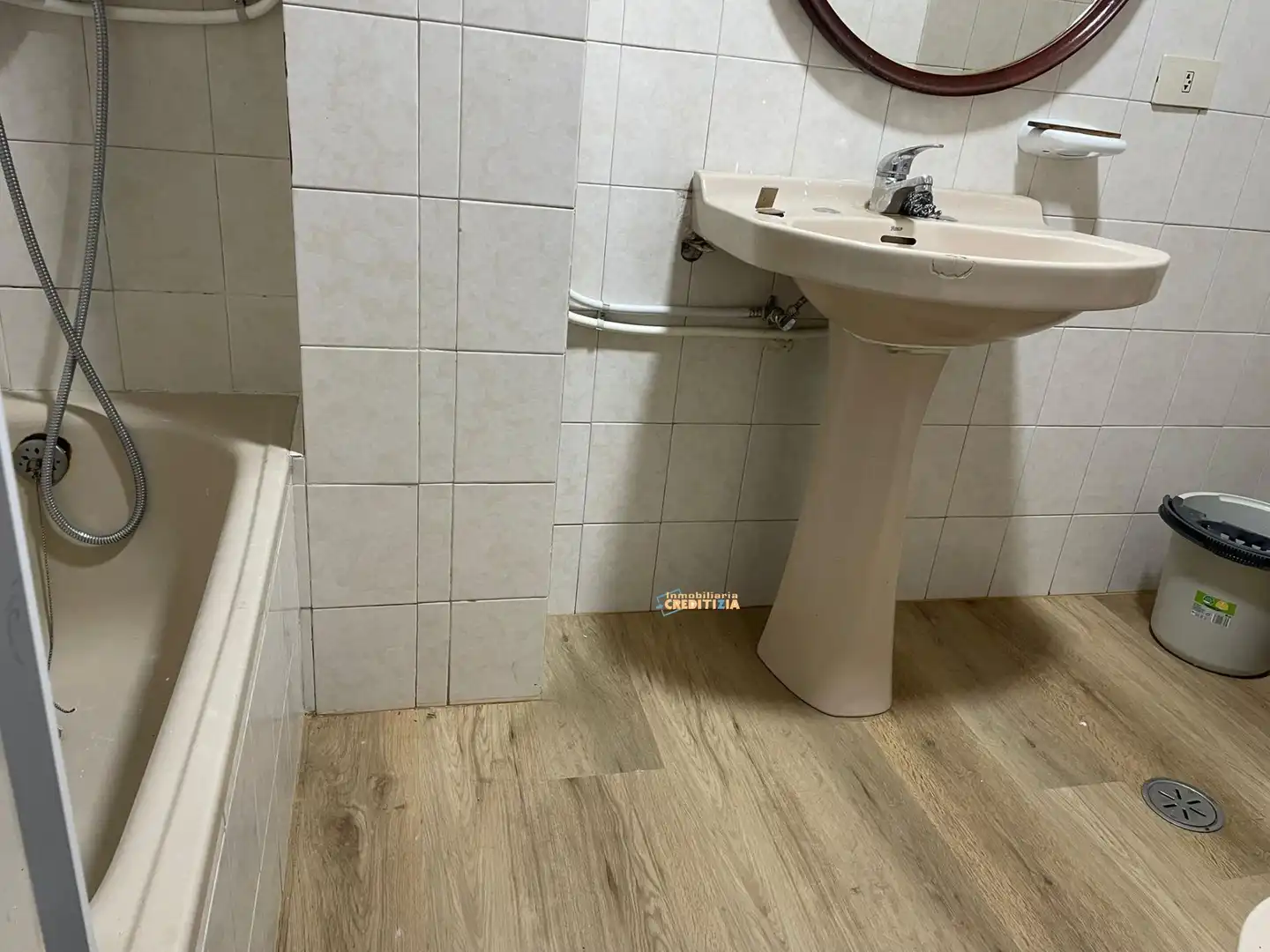 Bathroom of Flat for sale in Vigo 