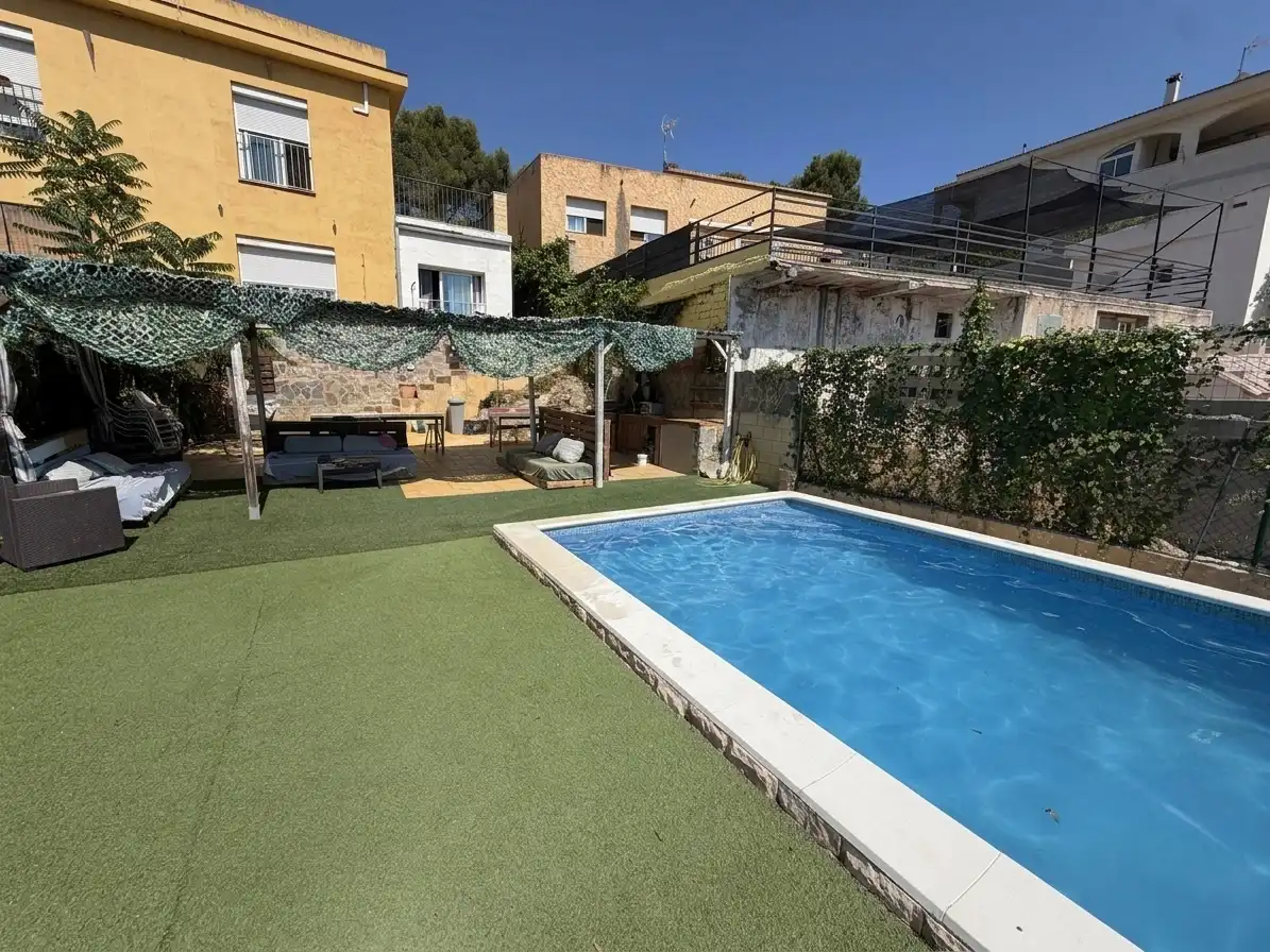 Adosado con piscina en venta en Carrer la Rosella, imagen 2